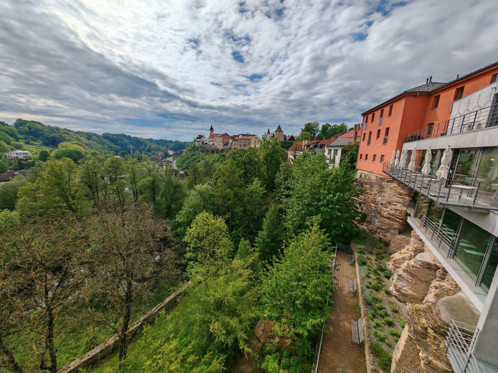 Hotel Rajska Zahrada Nove Mesto nad Metuji Ngoại thất bức ảnh