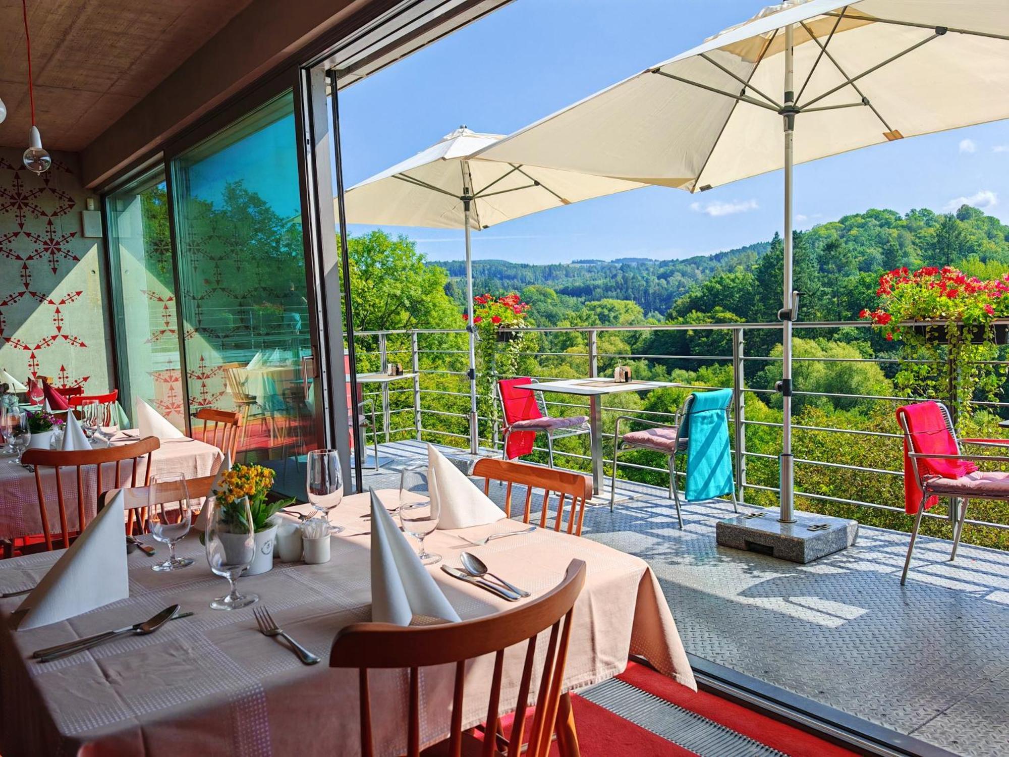 Hotel Rajska Zahrada Nove Mesto nad Metuji Ngoại thất bức ảnh