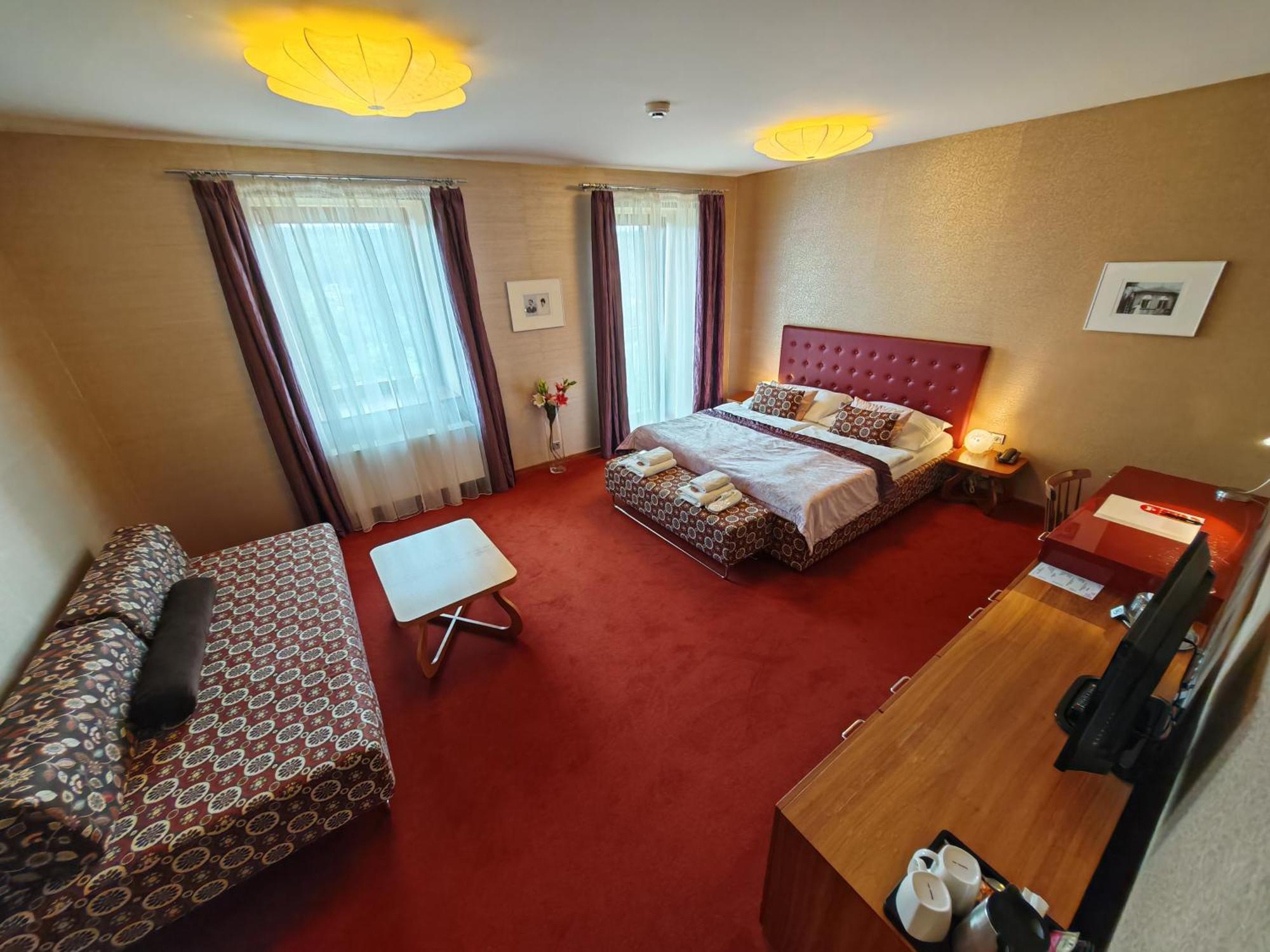 Hotel Rajska Zahrada Nove Mesto nad Metuji Ngoại thất bức ảnh