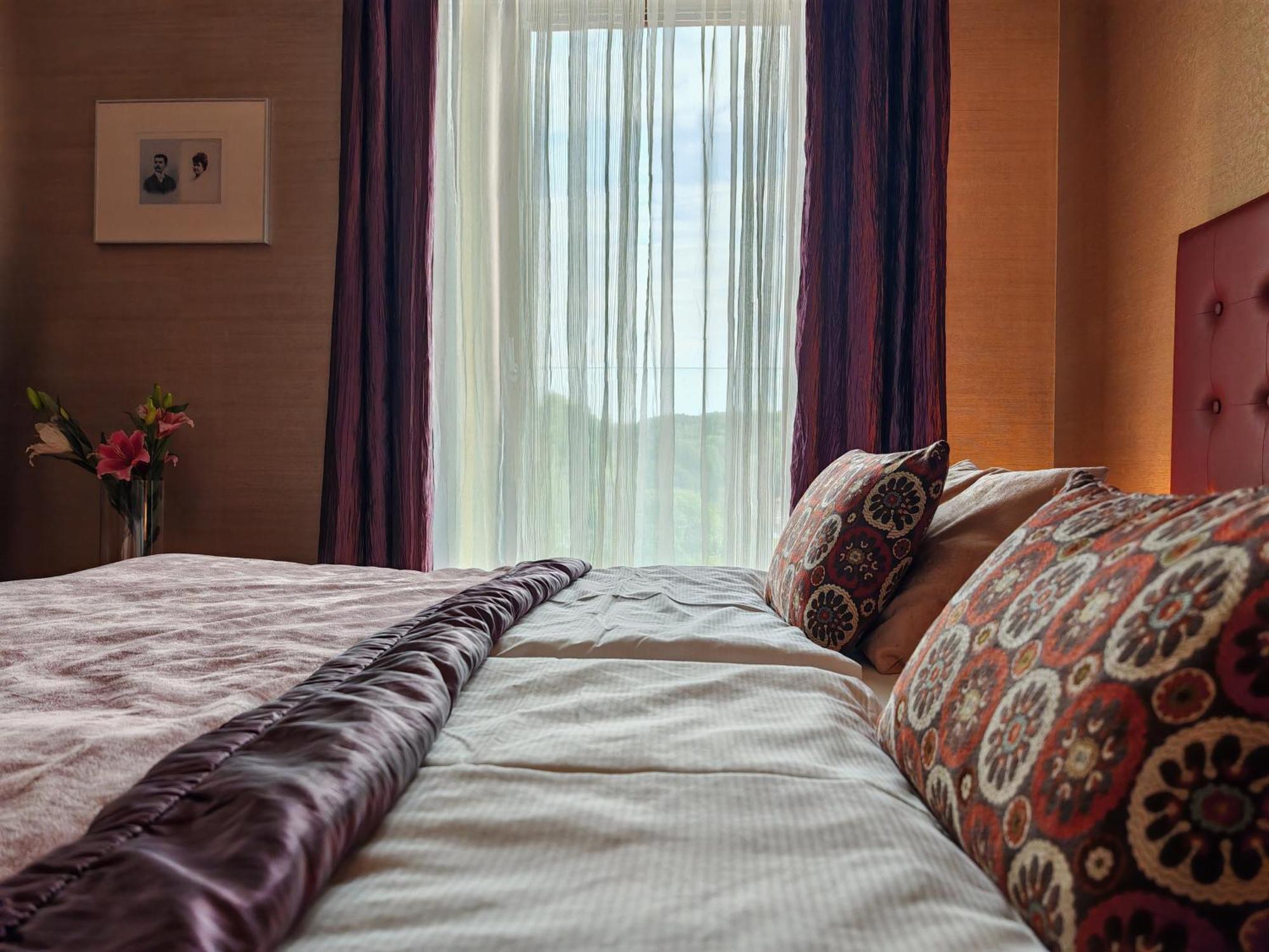 Hotel Rajska Zahrada Nove Mesto nad Metuji Ngoại thất bức ảnh